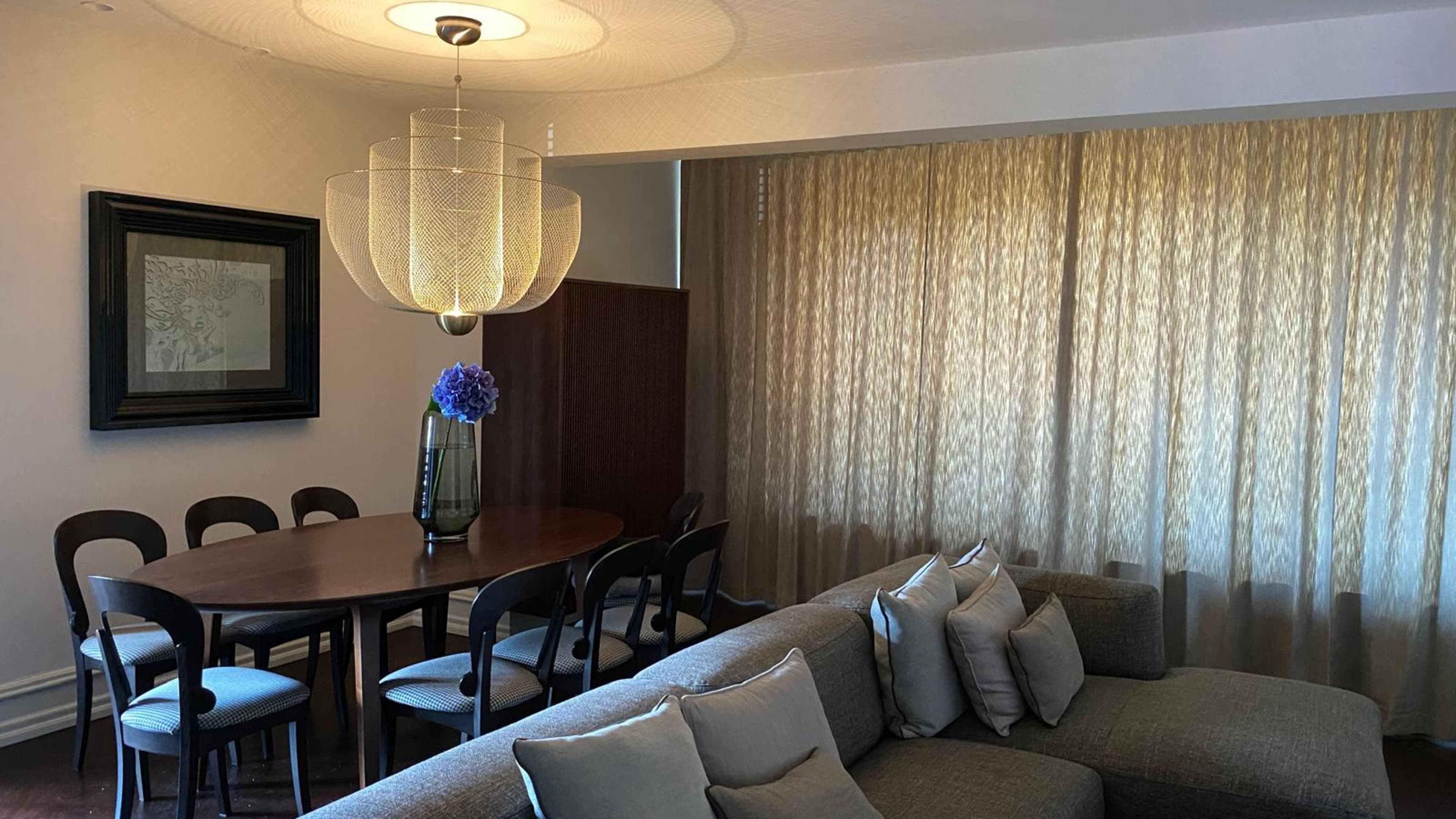 Hero — aranżacja okienna